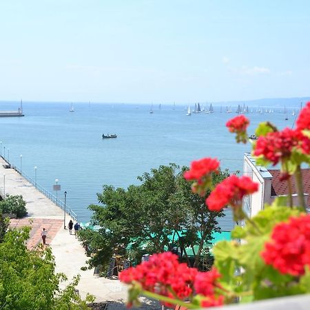 Family Hotel Magnolia Балчик Экстерьер фото