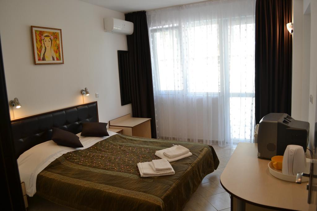 Family Hotel Magnolia Балчик Экстерьер фото
